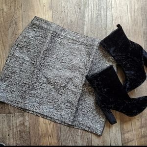 BANANA REPUBLIC SILVER SKIRT SIZE 14